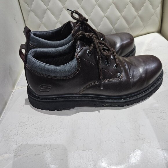 Skechers Mens Brown Leather Lace-Up Shoes With Cushioned Interior & Durable Outs